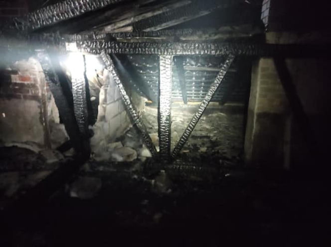 Pożar wybuchł w nocy. Ogień i dym odcięły drogę ucieczki czteroosobowej rodzinie