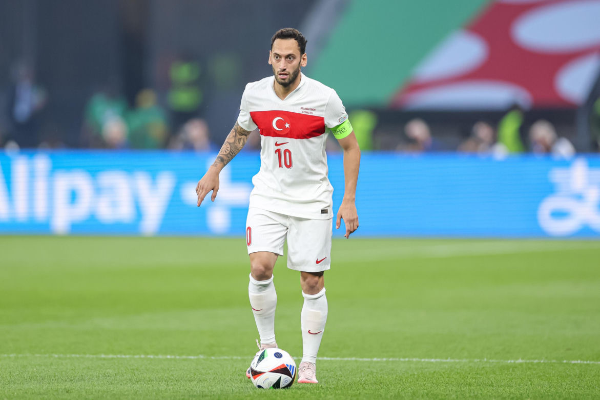 Hakan Calhanoglu (Turcja)