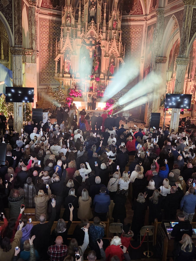 Wielkie Kolędowanie z gwiazdami na Greenpoincie