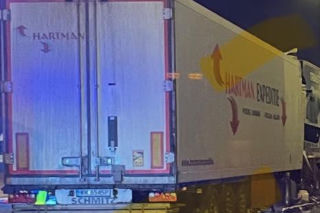 Dramat pod Antwerpią. Polska ciężarówka wbiła się w auta stojące w korku. Kierowcy walczą o życie w szpitalu