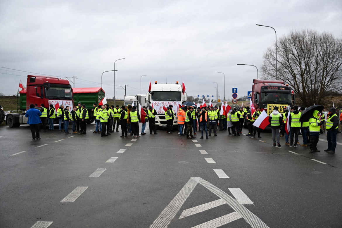 Strajk rolników. Ciągniki blokują drogi w całej Polsce. Gigantyczne utrudnienia