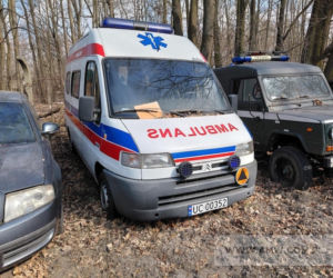 Nowe przetargi AMW. Do zgarnięcia Honker, autobus i karetka!