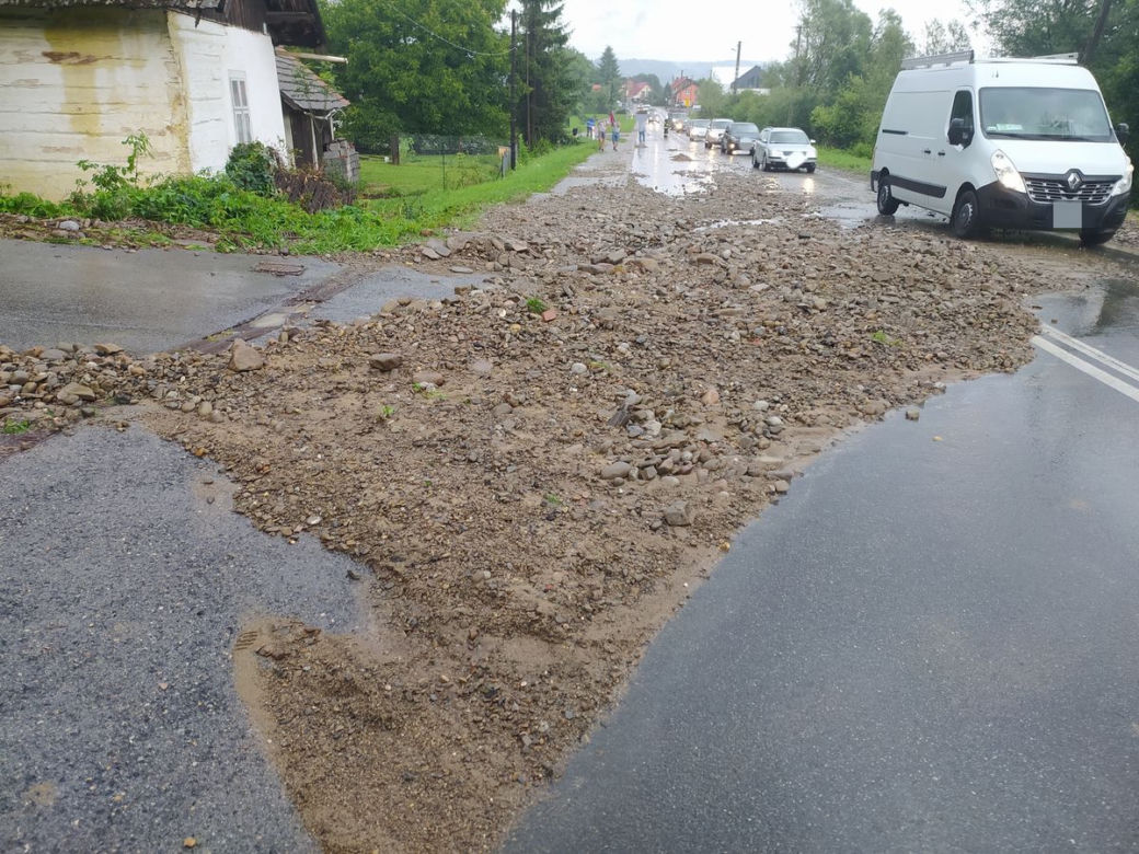 Bilans nawałnicy w Nowym Sączu i Łącku. Zalane zostały 42 budynki 