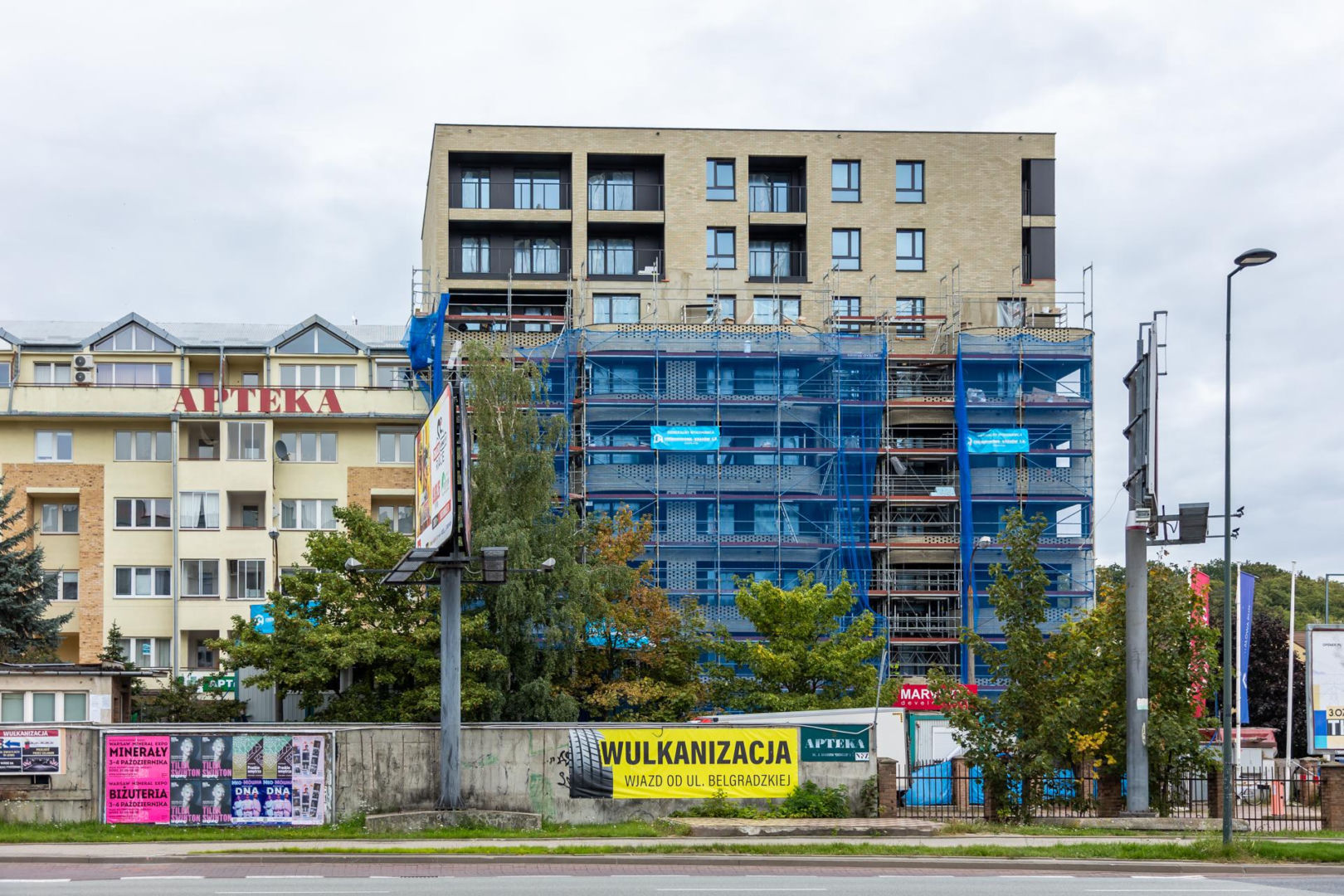 Budowa bloku przy ul. Sangera 1 w Warszawie