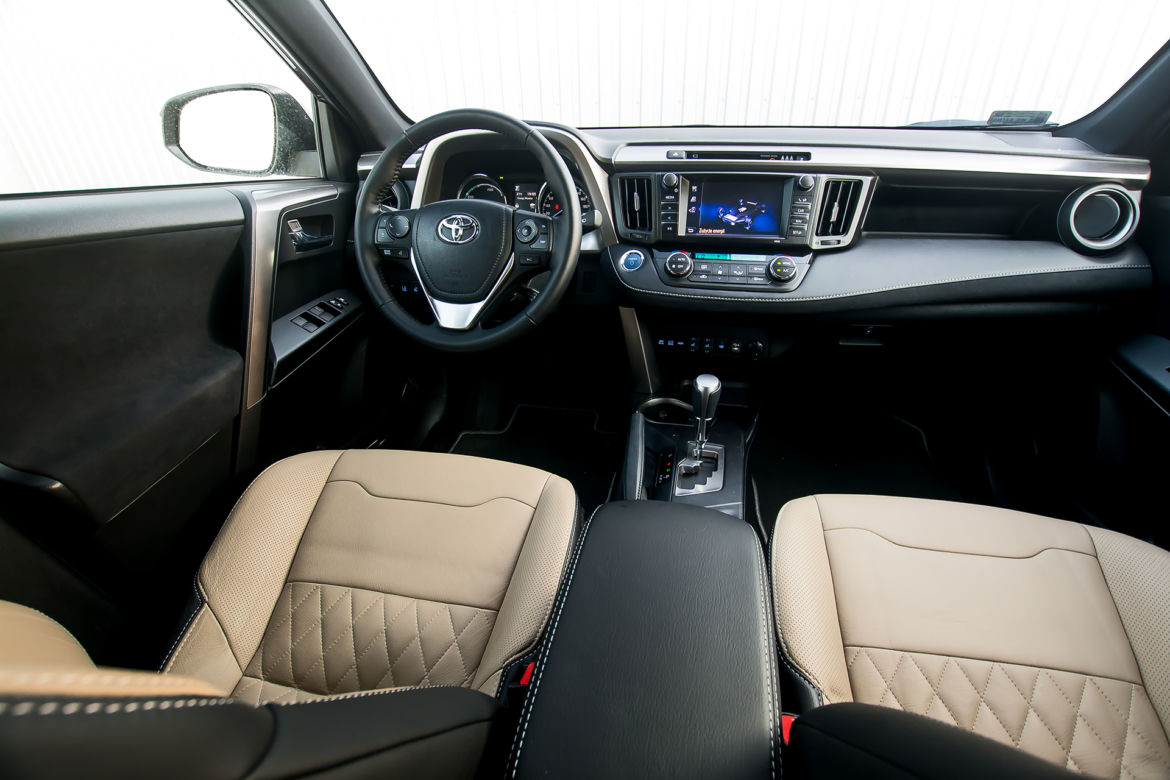 Toyota RAV4 Hybrid E-Four Prestige