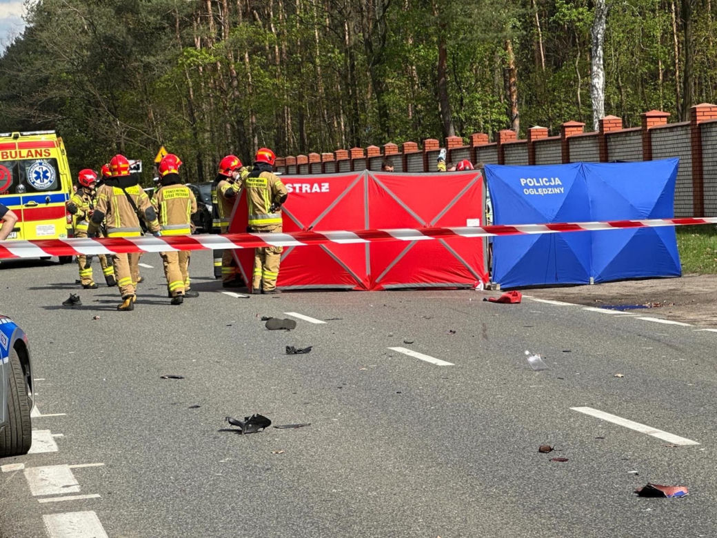 Tragedia w Marysinie Wawerskim: Motocyklista wjechał w pieszych przy cmentarzu