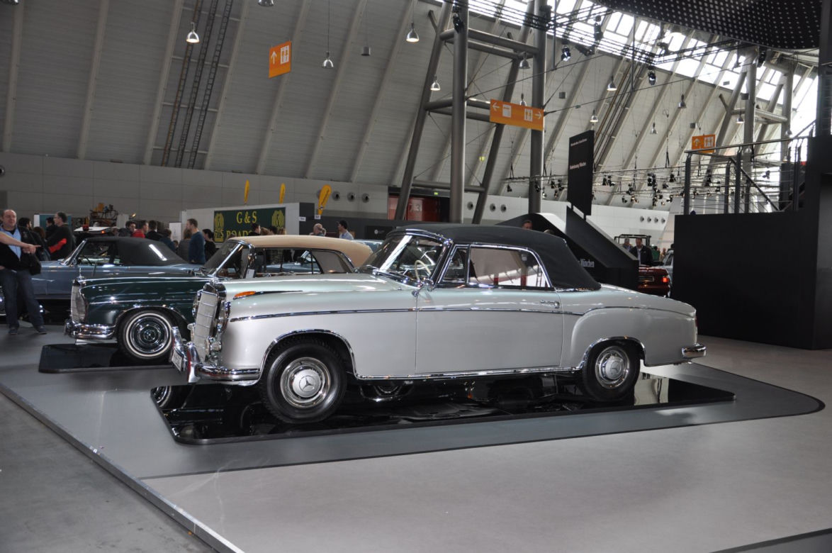 Aukcja zabytkowych Mercedesów w muzeum w Stuttgarcie