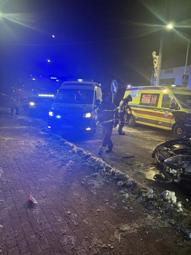 Pijany kierowca rozbił auto pod Wołominem! Pięcioro rannych w szpitalu