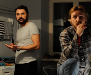 O mnie się nie martw 2 sezon odc 5. Krzysiek Małecki (Paweł Domagała), Filip Bonnet (Piotr Jankowski)