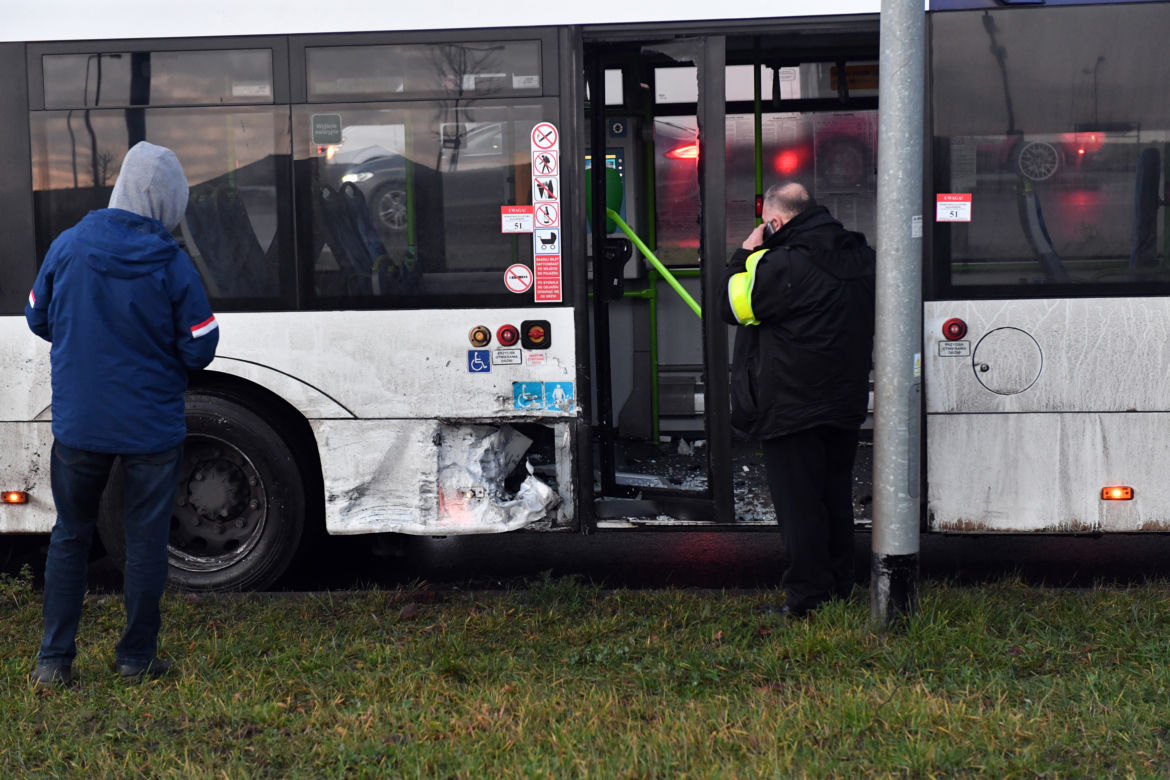 Szczecin: Wypadek autobusu komunikacji miejskiej