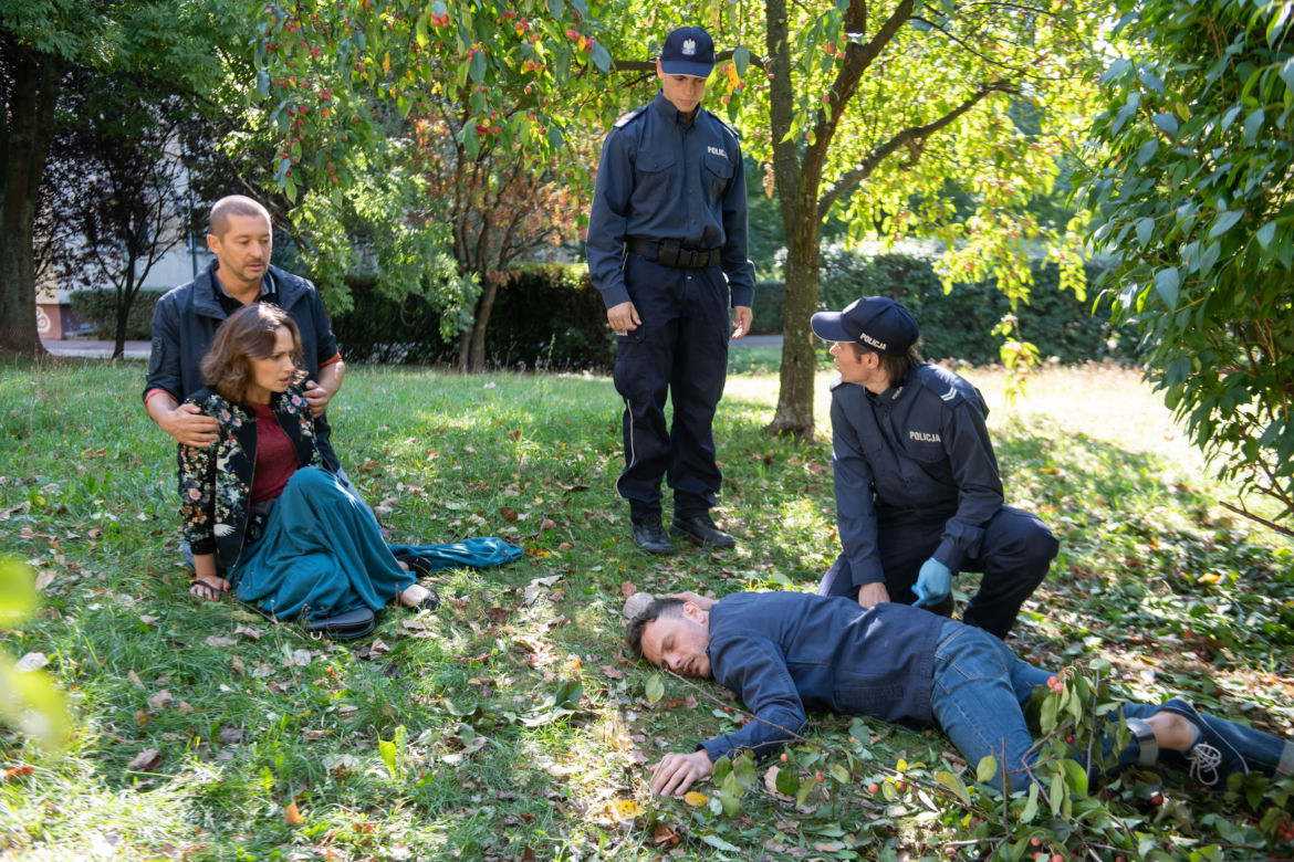 Na Wspólnej, odcinek 2991: Joanna (Anna Cieślak), Bogdan (Wojciech Brzeziński), Karol (Tomasz Nosiński)