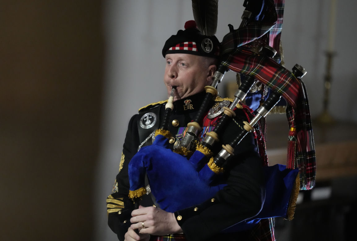Łzy poddanych i trumna zmierzająca do Westminsteru