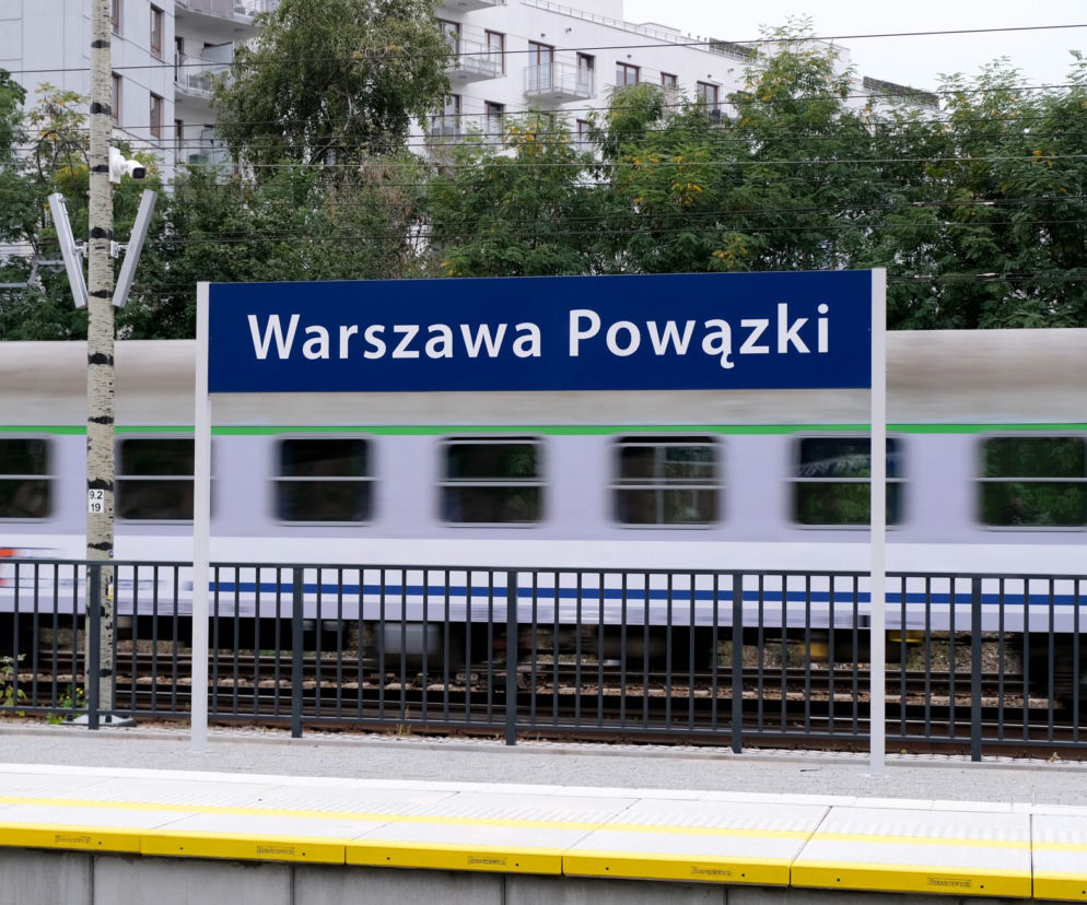 Absurd na Woli. Kładka otwarta i zamknięta