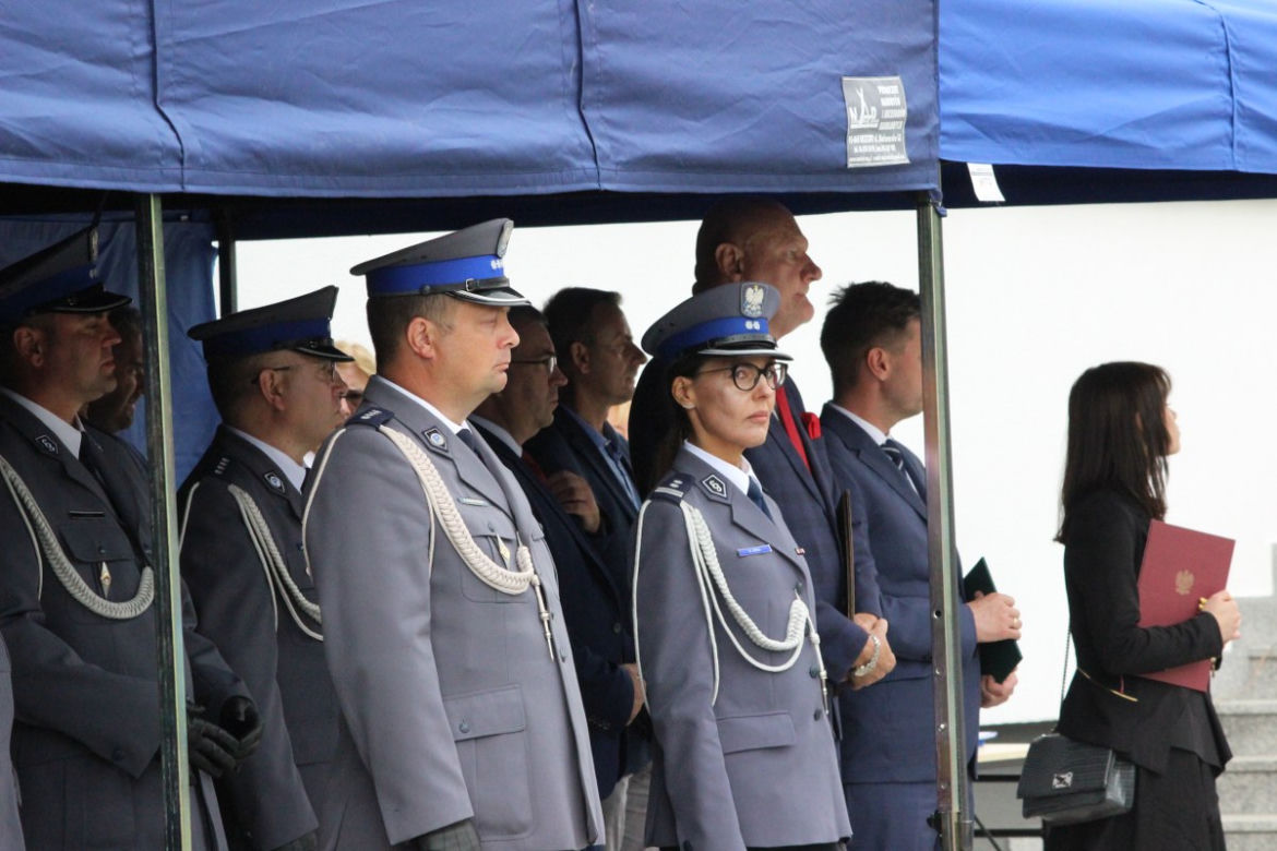 Święto policji w Toruniu. Funkcjonariusze odebrali nagrody i nominacje
