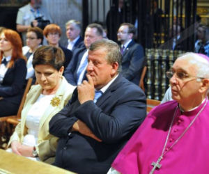 Syn Szydło, ks. Tymoteusz odprawił mszę. Na prymicji Kaczyński i Rydzyk 