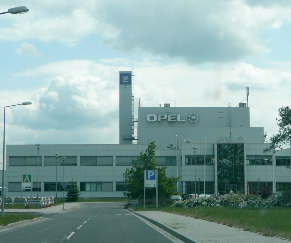 Gliwice: To koniec! Ostatni Opel Astra zjechał z taśmy produkcyjnej