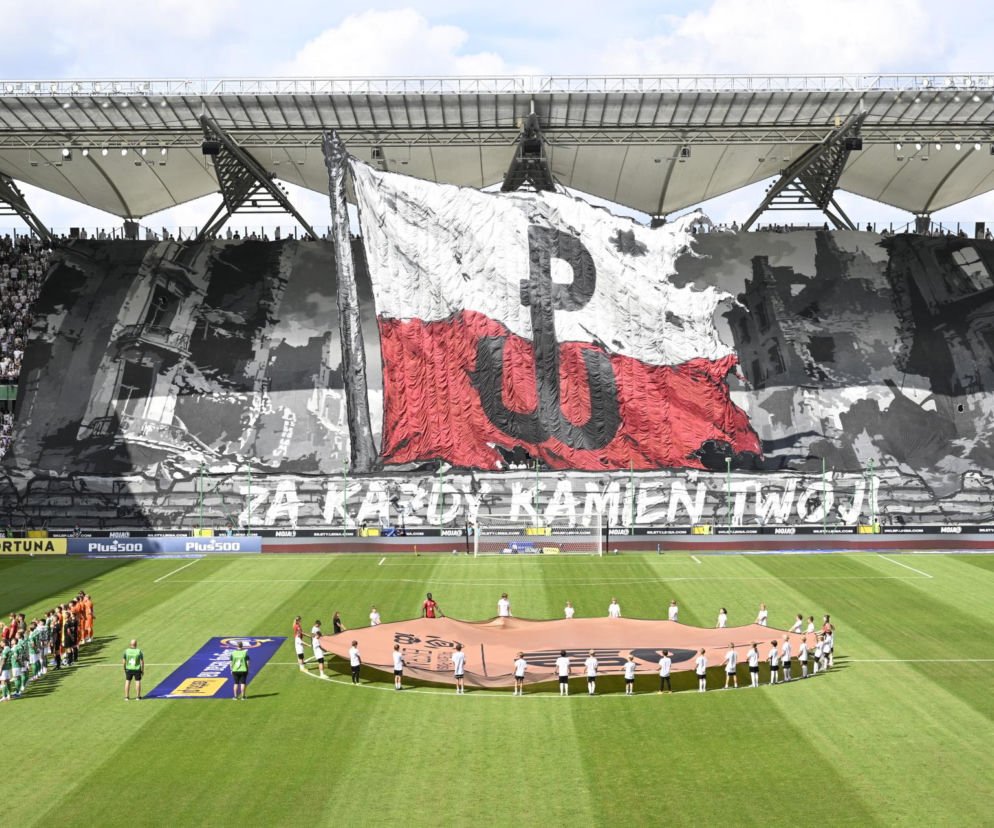 Oprawa kibiców Legii Warszawa na stadionie. O nowym inwestorze z USA przeczytasz w serwisie Eska.