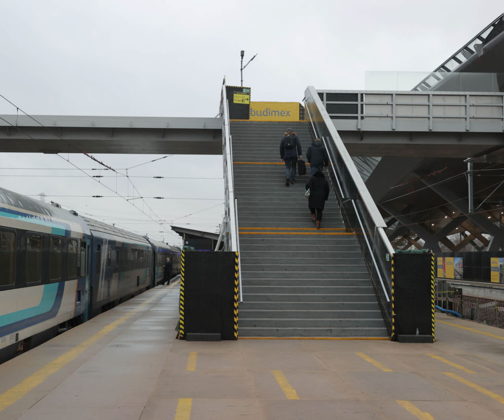 Pierwszy pociąg wjechał na Dworzec Zachodni. Wielkie otwarcie w poniedziałek