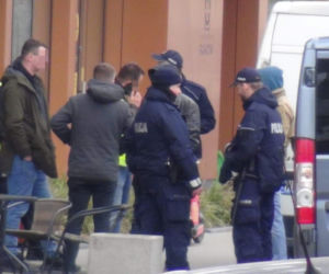 Zabójstwo 21-letniej Ukrainki w Warszawie. Ciało leży na balkonie. Trwa obława