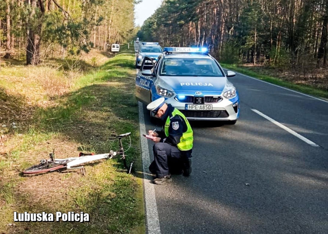 Rowerzysta zginął pod kołami samochodu. Tragiczny wypadek pod Nową Solą