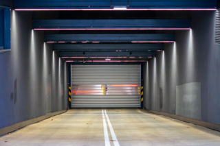 Jakie wymagania muszą spełniać nowoczesne bramy przeciwpożarowe?