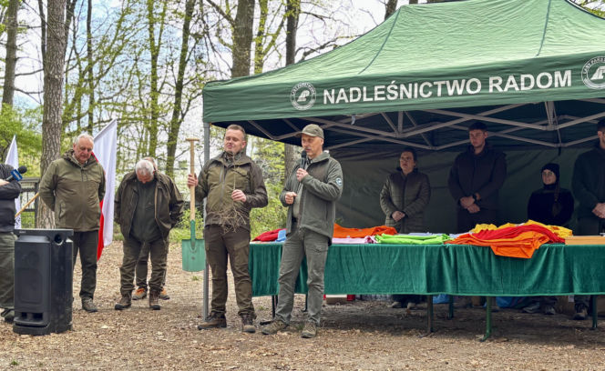 Akcja Sadzenia Lasu z Nadleśnictwem Radom