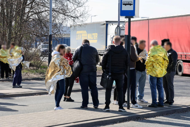Strzały w łódzkiej fabryce, 400 osób ewakuowanych. Trwa obława