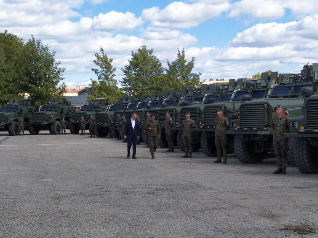 Premier Morawiecki w Siedlcach: oficjalne przekazanie 18. Dywizji Zmechanizowanej transporterów Cougar - 05.09.2022