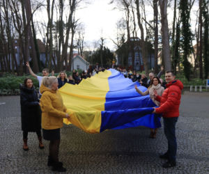 Wojna na Ukrainie. W Świnoujściu okazali wsparcie gigantyczną flagą!