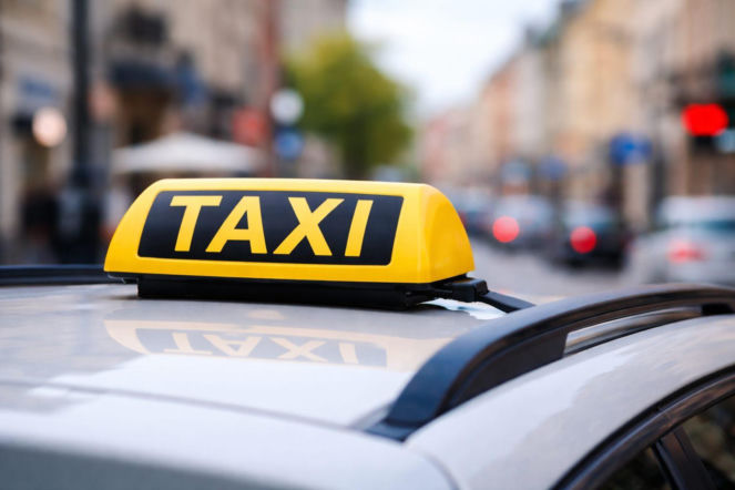 Groza! Kompletnie pijany taksówkarz woził pasażerów