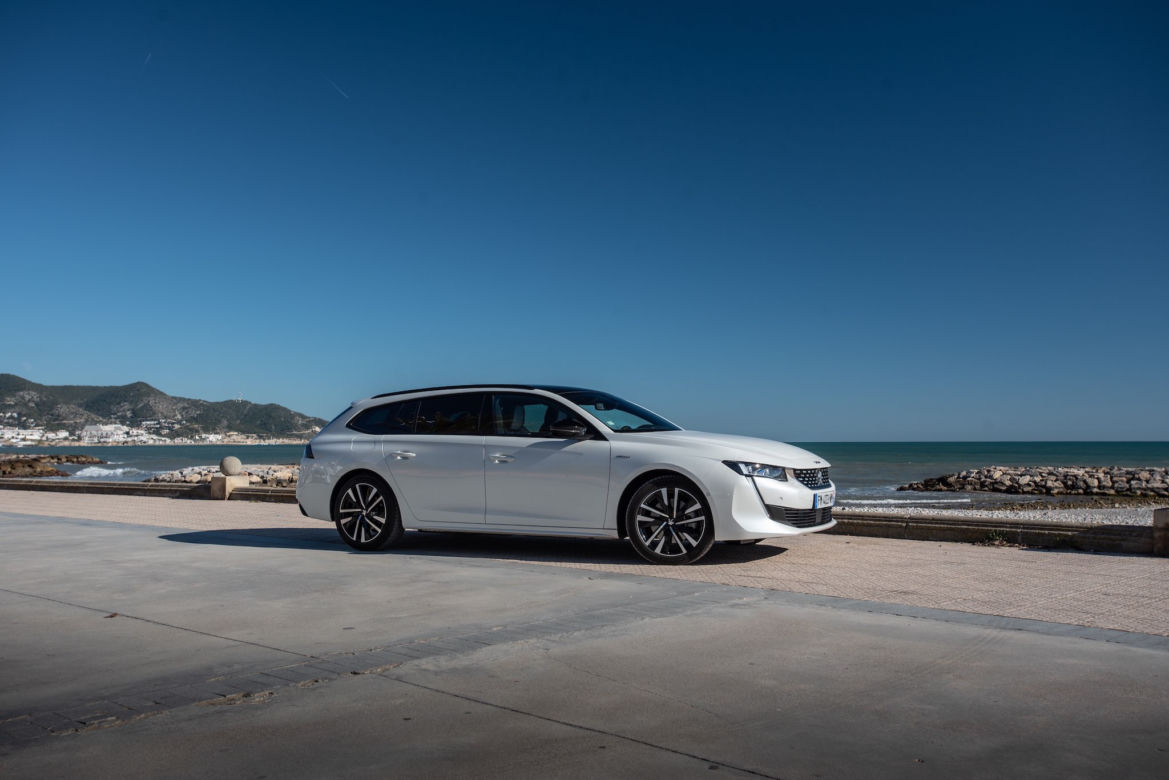 Peugeot 508 Hybrid i Peugeot 3008 Hybrid4