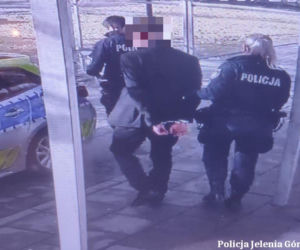 Piekło na studniówce! Agresywny 19-latek zaatakował gości i pogryzł ochroniarzy!