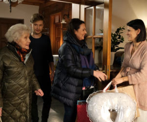 M jak miłość, odcinek 1650. Patrycja (Alżbeta Lenska), Łukasz (Jakub Józefowicz), Barbara (Teresa Lipowska), Marysia (Małgorzata Pieńkowska)