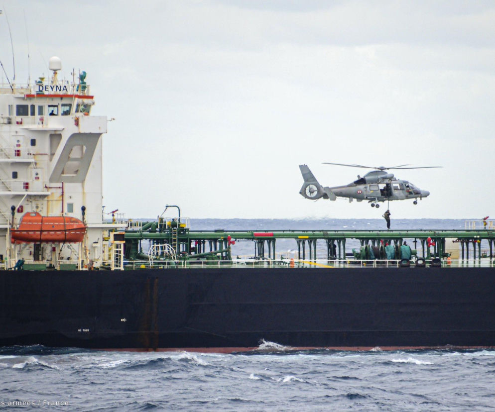 Zbiornikowiec Deyna w trakcie zatrzymania