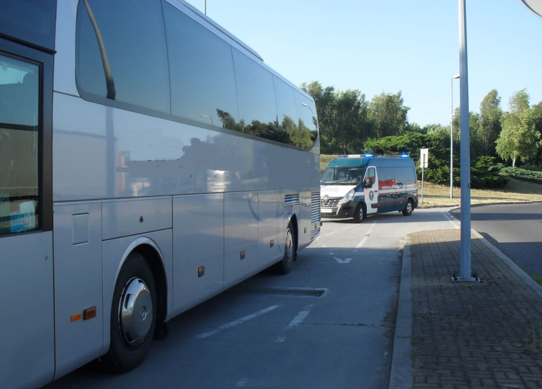 Polskie dzieci są wożone  złomem. Fatalne wyniki kontroli GITD