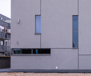 Forma architektoniczna powściągliwa, fasady z surowego betonu. Nowy kościół