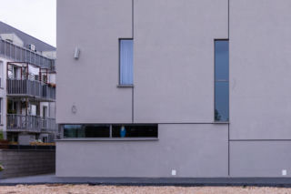 To blok czy świątynia?! W Warszawie stanęła nietypowa budowla. Niczym nie przypomina kościoła