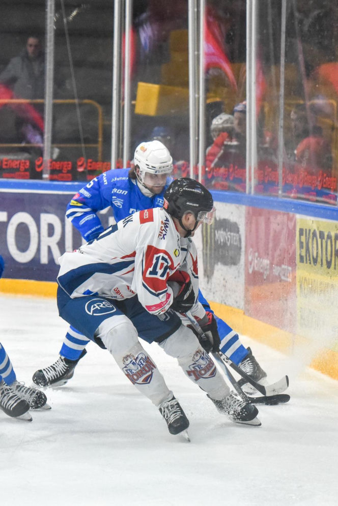 KH Energa Toruń - Unia Oświęcim 2:1! Zdjęcia kibiców i zawodników obu drużyn