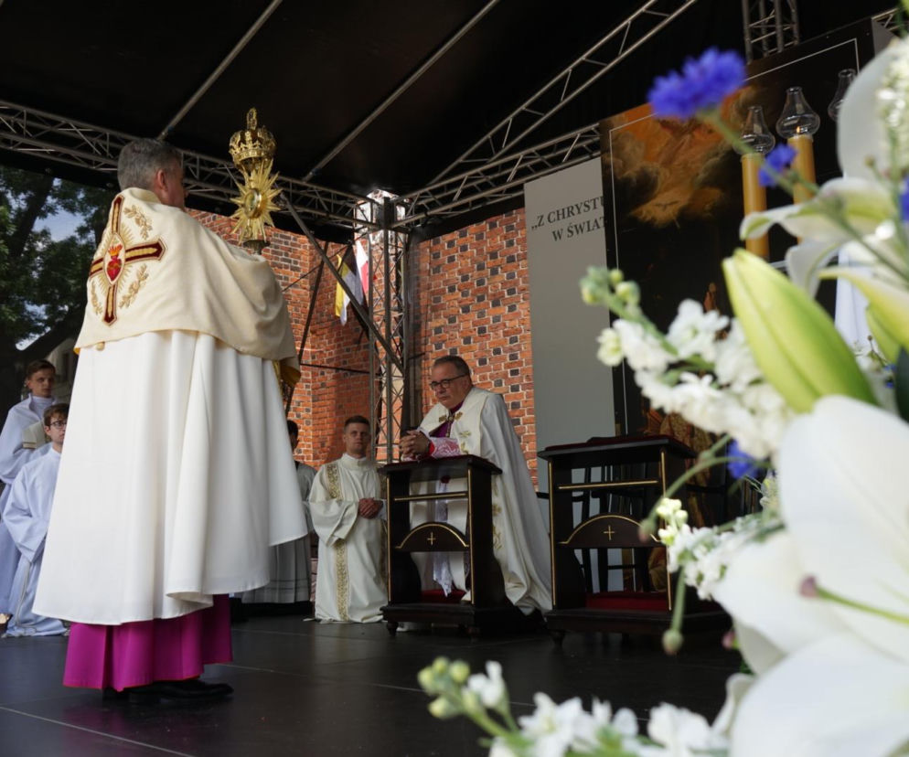 Nuncjusz Apostolski w Boże Ciało: Eucharystia jest największym wydarzeniem, jakie dokonuje się na ziemi