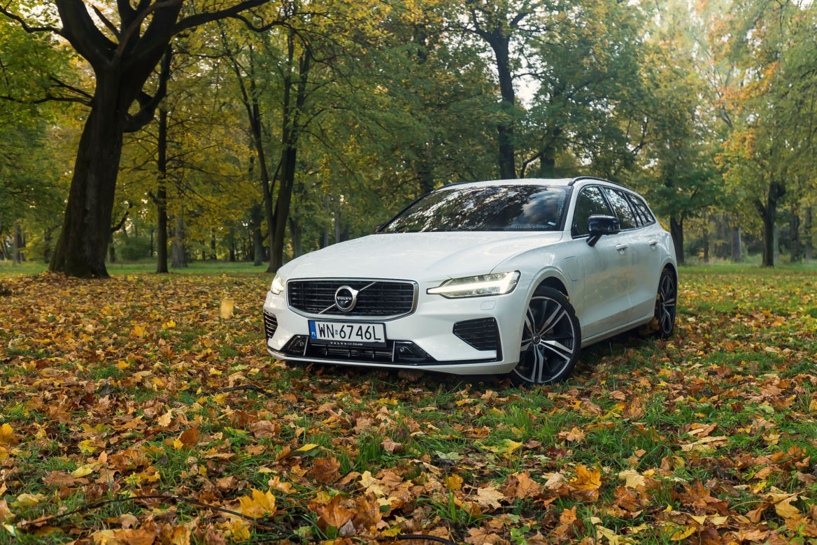 Volvo V60 T8 Twin Engine AWD R-Design AT8