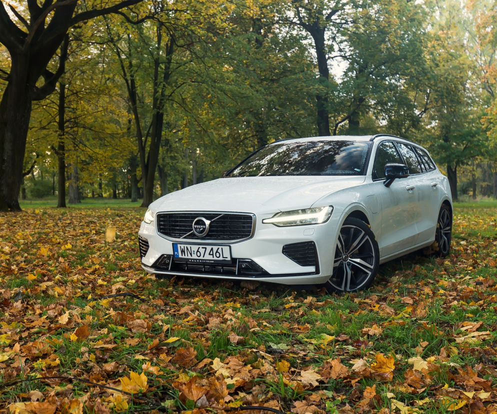 Volvo V60 T8 Twin Engine AWD R-Design AT8