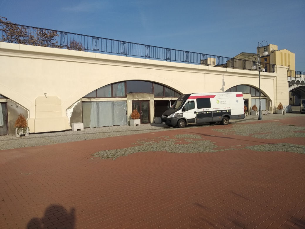 Coraz bliżej do zakończenia remontu. Sprawdziliśmy co się dzieje pod niszami. 