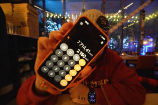 Książulo zapłacił prawie 8 tys. złotych za najdroższą pizzę na świecie. To co w niej znalazł obrzydziło internautów