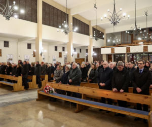 Jarosław Kaczyński w Starachowicach – Hołd dla Matki i Refleksje o Polsce