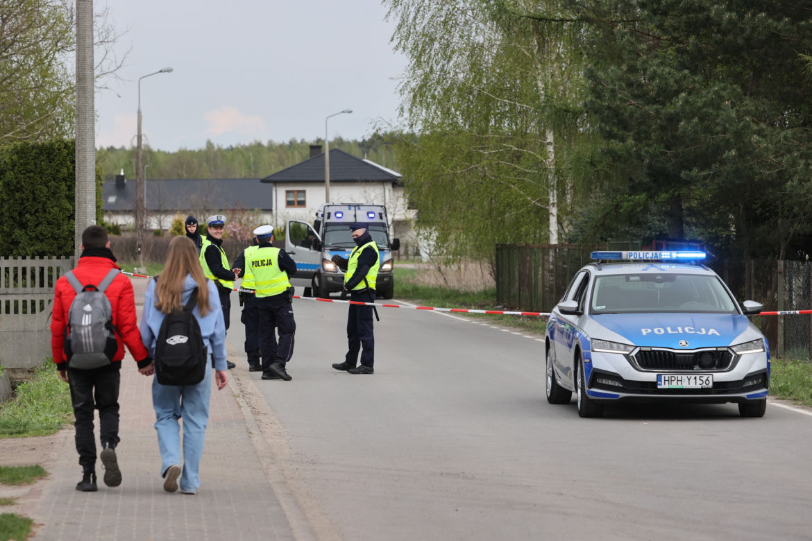 Usłyszałam huk, potem była głucha cisza". Wstrząsająca relacja z wypadku samolotów nad Radomiem