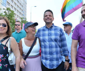 Rafał Trzaskowski na Paradzie Równości