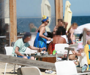 Justyna Sieńczyłło na plaży