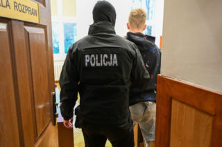 Zabójca szantażował matkę SMS-ami: „Przygotujcie 100 tys. zł”. Mateusz D. już wtedy nie żył