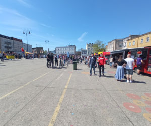 Tłumy na V Festiwalu Smaków Food Tracków w Lesznie