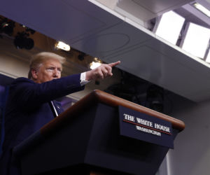 Głosowanie korespondencyjne. Trump zabrał głos. 